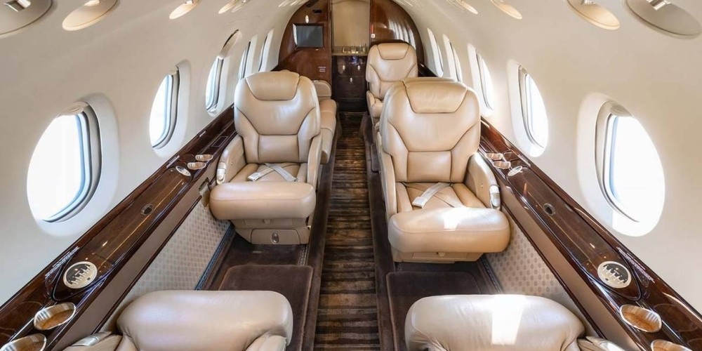 Hawker 800 XP